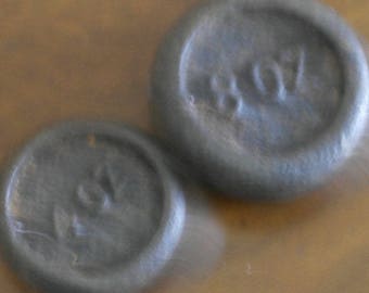 antique cast iron scale weights 4oz 8oz