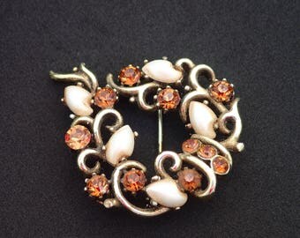 Lisner Silver Tone Brooch w/Pearls and Rhinestones