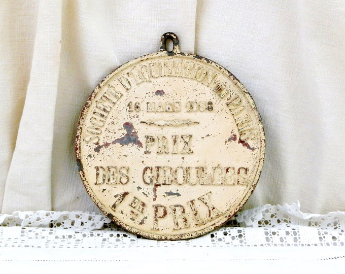 French 1 st Prize Metal Plaque by Paris Equine Society from 16 March 1956, Round Cast Metal First Prize Horse Riding Plaque from France