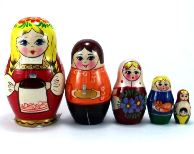 Ethnic Nesting Dolls 5 pcs Russian matryoshka doll Babushka set for kids Wooden authentic stacking handpainted dolls toys Russia woman