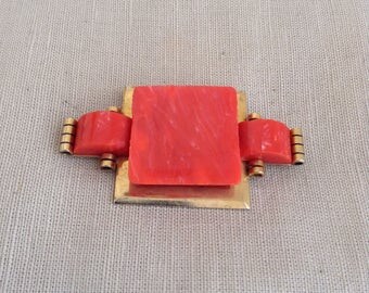 1930's brooch (golden and corail colored)
