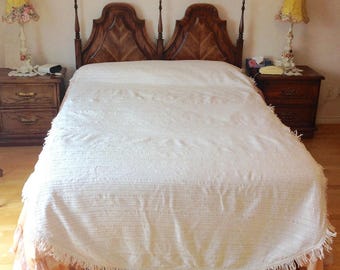 Vintage 50's Ivory Chenille Bedspread