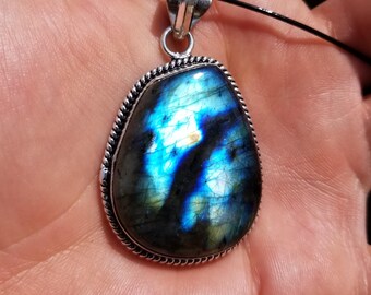 Labradorite Silver Pendant Necklace