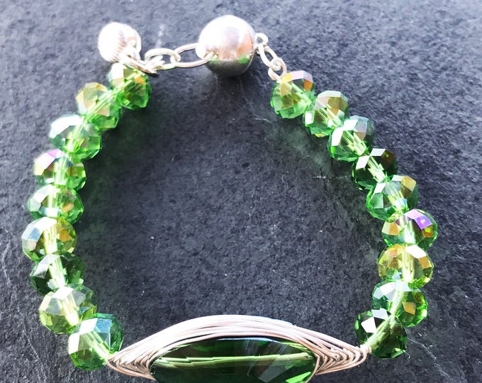 Green crystal bracelet, green stretch bracelet, crystal bracelet, stretch crystal bracelet, handcrafted