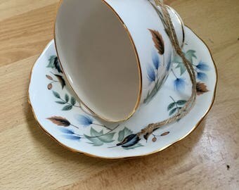 Beautiful china tea cup bird feeder