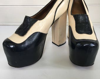 Vintage 70's platform shoes , platform spectator heels - size 7.5 - pin upgirl shoes