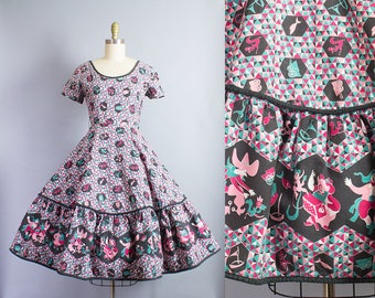 1950s Folk Novelty Print Dress/ Small (36B/26W)