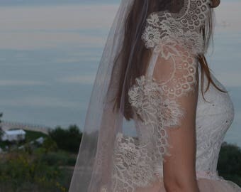 Blush Pink lace veil. Blush veil .Lace veil. Beautiful Spanish style. Wedding veil. Bridal headpiece. Spanish style. Wedding veil.