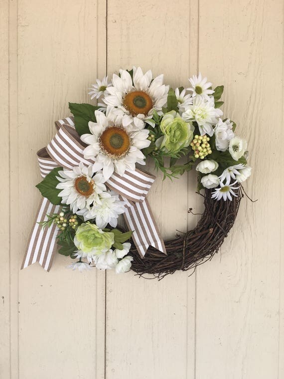 New Front Door Wreath 2017 / Seasonal Home Decor / Neutral