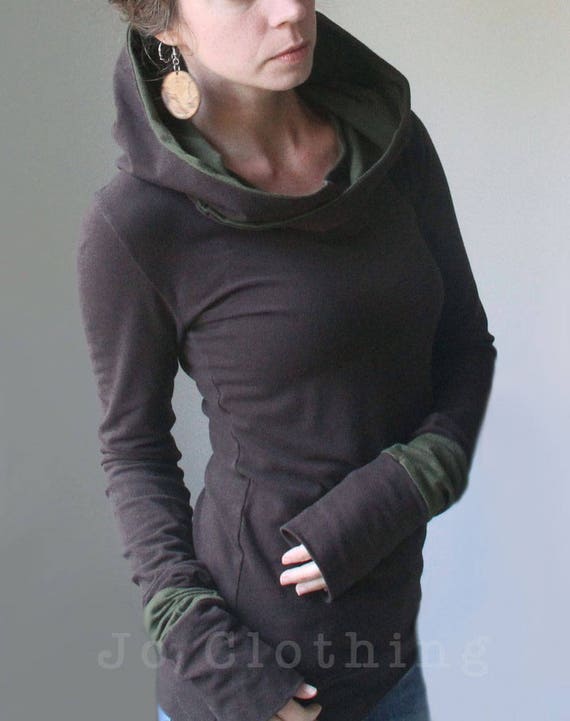 extra long sleeved hooded top in Dark Brown with Dark Olive