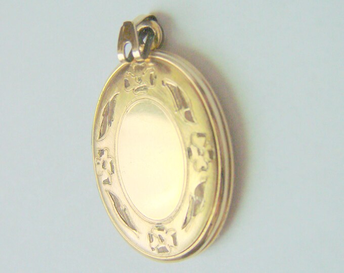 Vintage Sweetheart Engraved Gold Filled Enamel Locket / Antique Jewelry / Jewellery / CIJ Sale 20% Coupon Code (CIJSale1)