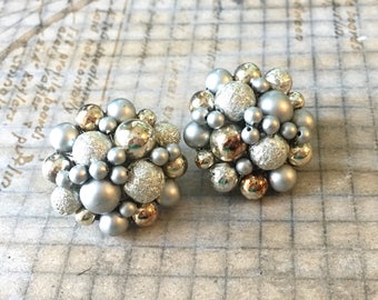 Vintage Silver Bead Cluster Earrings | Gray Cagework Clip Earrings JAPAN Riveted Button Clip Earrings