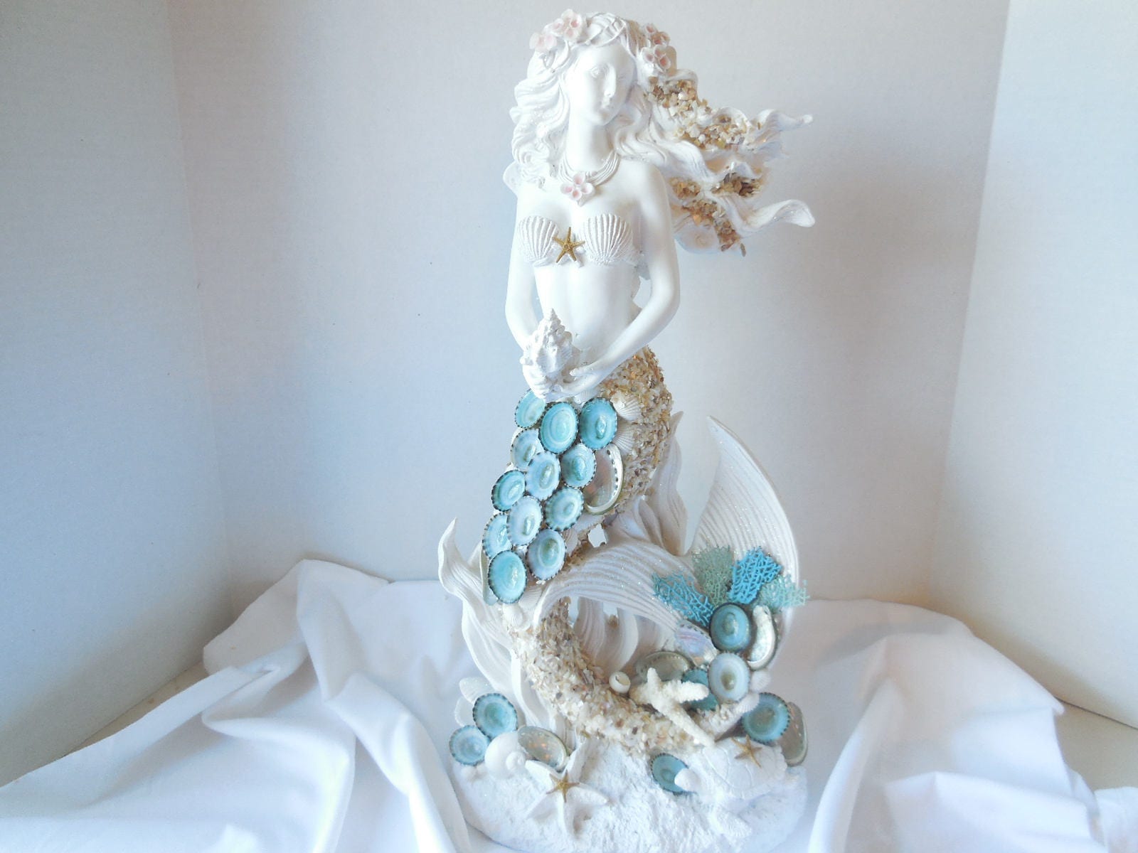 mermaid statue decor