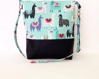 Large Tote Shoulder Crossbody Handbag, zip closure adjustable strap and 2 slip pockets.
