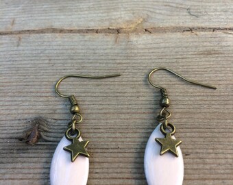 Star and pale pink enamel bronze drop earrings