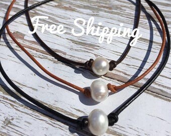 Leather Pearl Choker, Pearl Necklace Leather, Single Pearl on Leather Necklace, Womens Pearl Choker, Gift for daughter, Yoga Necklace