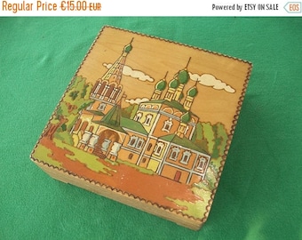 ON SALE Vintage Wood Box//Wood Trinket Box//Wooden Box//Trinket Box//Jewelry Box//Hand Painted//Found And Flogged
