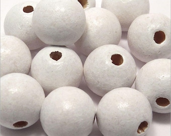 20 14mm white wooden beads