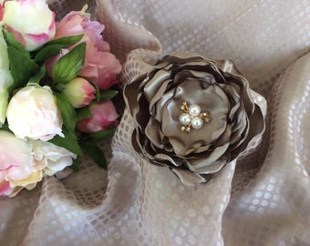 Flower 9 cm in Brown satin glazed with Rhinestones