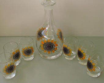 Unused,Vintage drinking set,6 glasses and jug/bottle,Sunflower pattern, Mid-Century