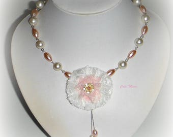 SHABBY CHIC white and pale pink necklace