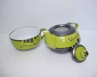 selfish/solitaire ring in green, black and grey hand painted porcelain