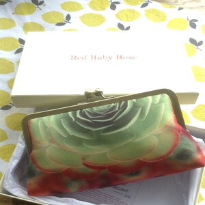 Buyer photo zyna, who reviewed this item with the Etsy app for iPhone.
