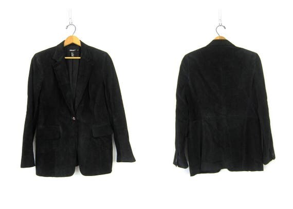 if the coat fits wear it 1 when you go to buy a topcoat, make sure you wear a suit jacket the coat should fit comfortably over your jacket, but not too comfortably—the aim is to achieve a tailored appearance, like mr jackson here. if the coat fits wear it 1 when you go to buy a topcoat, make sure you wear a suit jacket the coat should fit comfortably over your jacket, but not too comfortably—the aim is to achieve a tailored appearance, like mr jackson here.