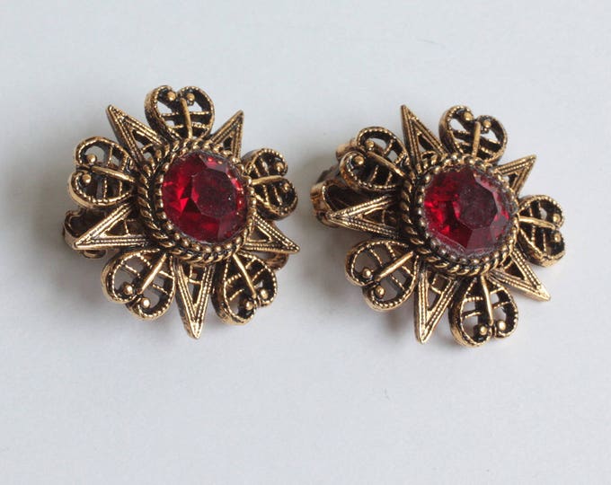 Ruby Red Glass Center Star Earrings with Hearts ART Signed Antiqued Gold Tone Finish Vintage