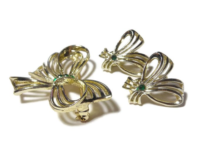 FREE SHIPPING Bow brooch and clip earrings, light gold tone, green center rhinestones, elegant night wear, Christmas set great for a wedding