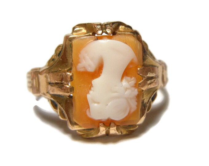 Edwardian cameo shell ring, feminine delicate dainty, coral with alabaster carved, thought to be early Uncas, gold size 5, 1/20th of 12K GP