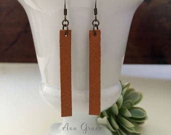 Leather Earrings // Joanna Gaines jewelry // brown leather drop earrings // Fixer Upper // Joanna Gaines Earrings