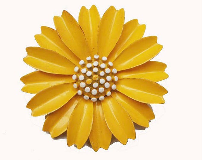 Crown Trifari Flower Brooch - Yellow white Daisy - Enamel on Metal - large Floral pin -