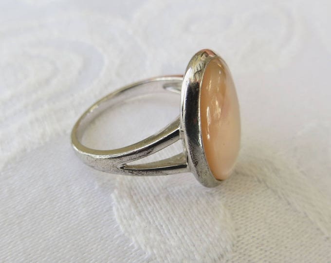Vintage Mother of Pearl Ring, Sterling Silver, Pink Tones, Luminescent Beauty, Vintage Rings, Size 7 Ring
