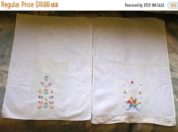 20% Off Entire Store/ Vintage Pair Embroidered Cotton Tea