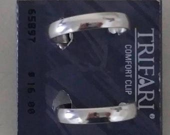 On Sale Vintage Silver Tone Clip On Earrings, Clip On Hoop Earrings, 1" Hoop, Comfort Clip Earrings, Vintage and New on Card