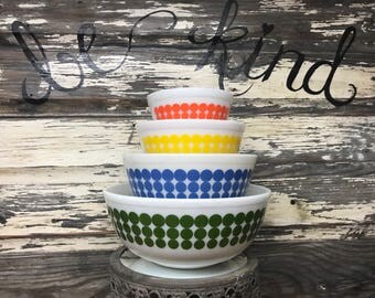 FULL SET Vintage Pyrex Dots Mixing Bowl Set