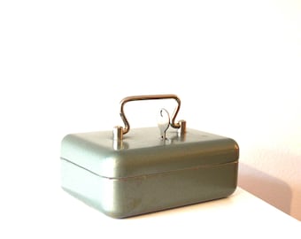 Vintage Small Metal Cash Box / Small Metal Cash Till / Mid Century Metal Cash Box / Vintage Small Green and Red Enameled Metal Cash Lock Box