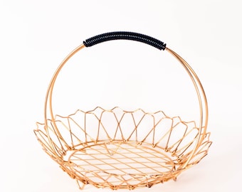 Gold Wire Basket, Brass Wire Basket, Retro Fruit Basket, Vintage Centerpiece, French Retro Table Decor, Round Metal Basket, Glam Decor