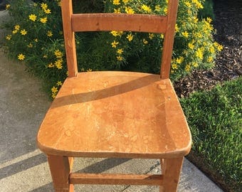 Child's Chair ~ Small Wood Chair ~ Play Table Chair ~ Vintage Wood Chair ~ Toddler Chair ~ Kid's Chair ~ Small Desk Chair