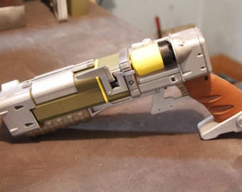 Laser Pistol Fallout Inspired Laser Pistol AEPX Cosplay Prop Replica with 2 micro fusion cells