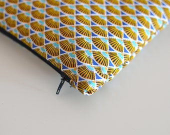 Pochette rembourrée et matelassée aux imprimés ethniques