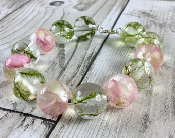 Resin jewelry-real flower bracelet-beaded bracelet-terrarium jewelry-summer jewelry-real moss jewelry-pink jewelry