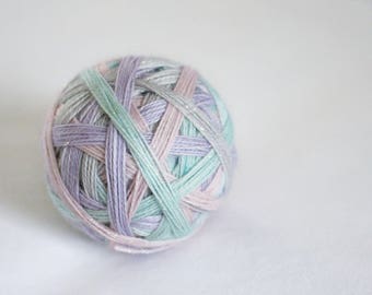 PRE-ORDER - Fairy Fountain - Self-Striping - Magpie - 75/20/5 superwash merino/ nylon / gold stellina sock yarn