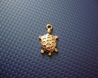 25 mm x 13 mm silver-plated turtle charm or pendant