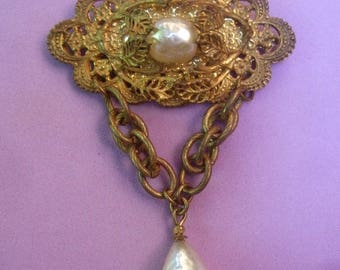MIRIAM HASKELL Exquisite Baroque Glass Pearl Dangle Brooch