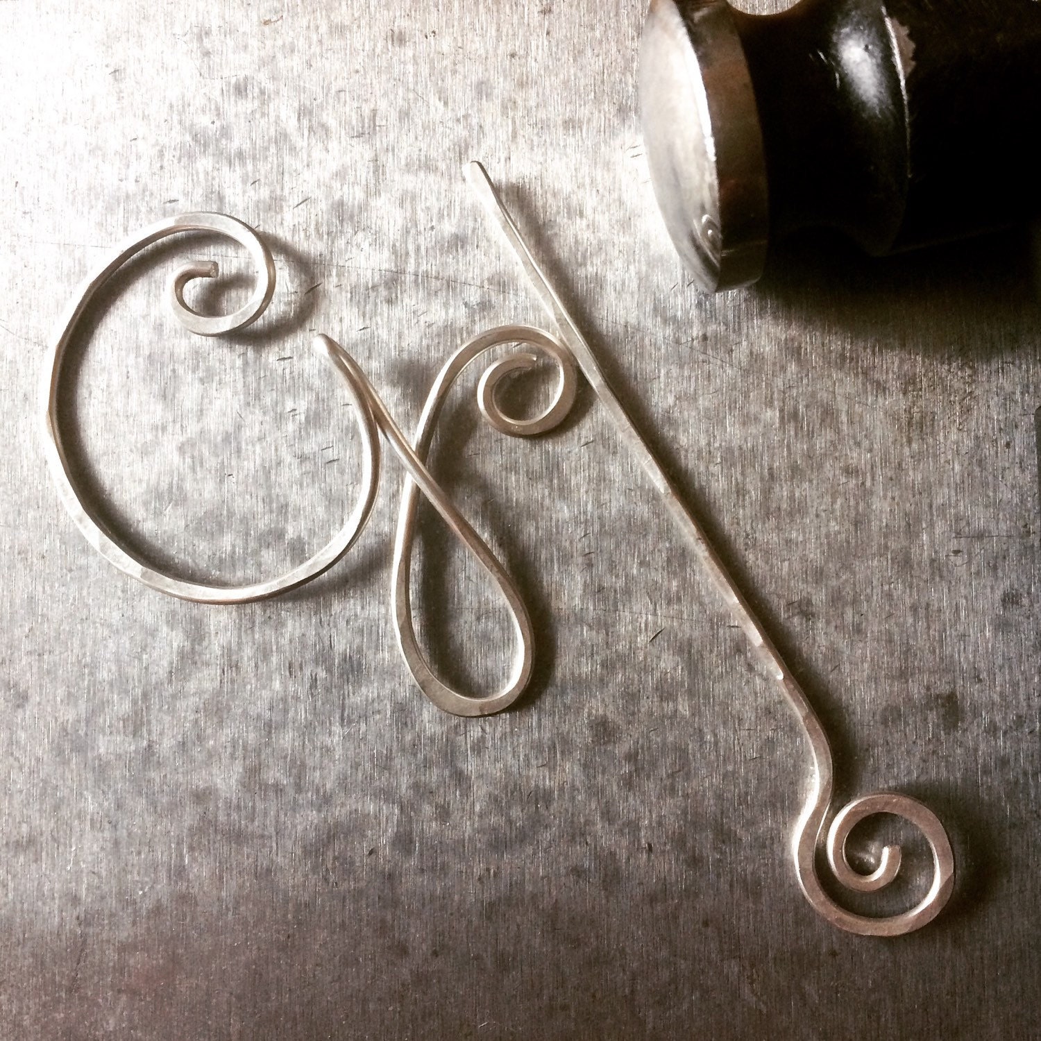 Custom wire word pin wire word art brooch shawl pin