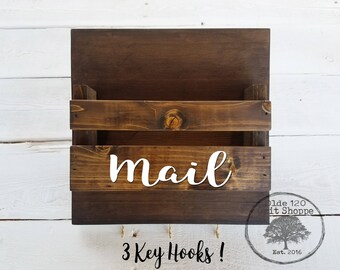 Family name and est date key hook mail | Mail and Key Holder | Wood Organizer | Personalized Wedding Gift | Key hanger hook | Mail organizer