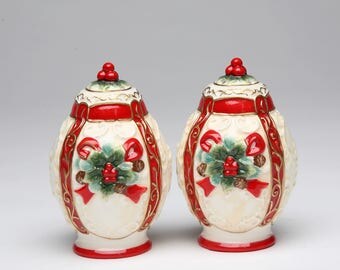 Poinsettia Salt and Pepper Shaker Set (10296)