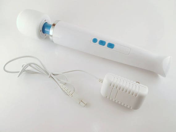 Cordless wand vibrator
